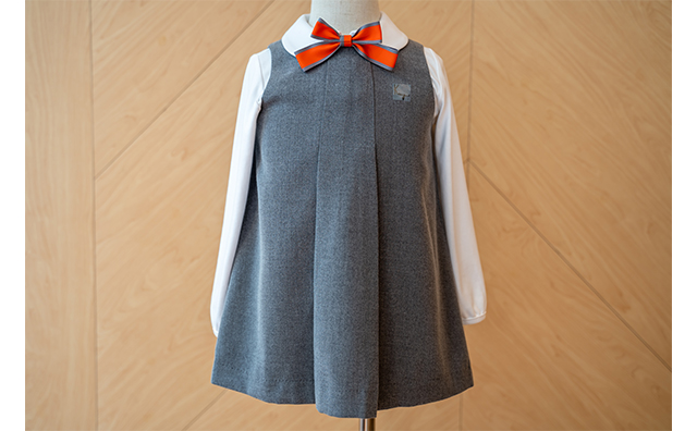 金生双语国际幼儿园女生冬季礼服