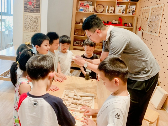 深圳金生国际幼儿学校,小木人和他的房