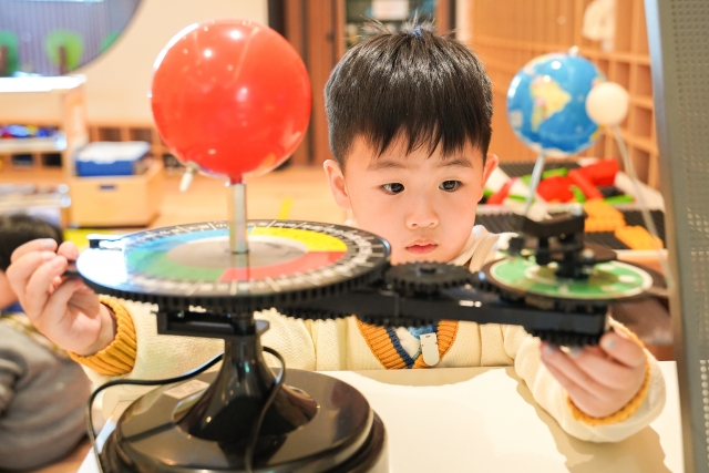 福田国际幼儿园趣玩日提升社会交往能力