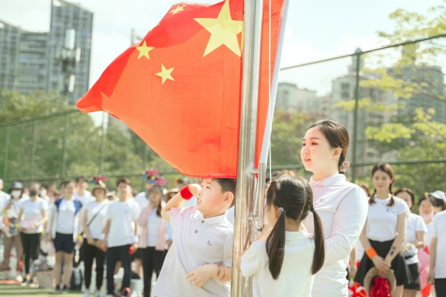 深圳幼儿园,升国旗、奏唱国歌