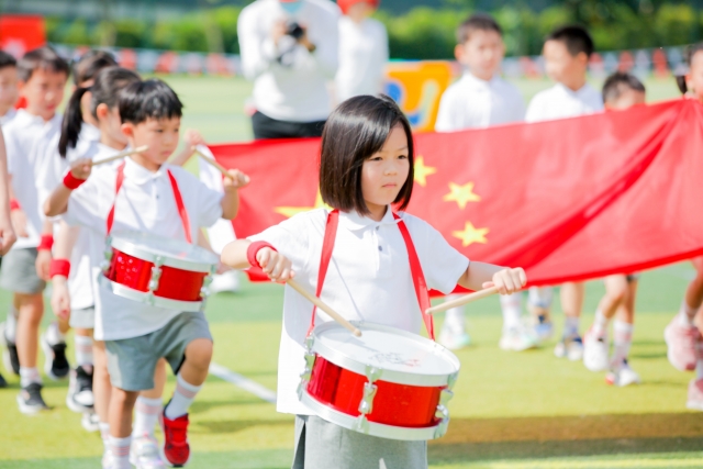 深圳幼儿园,升国旗、奏唱国歌