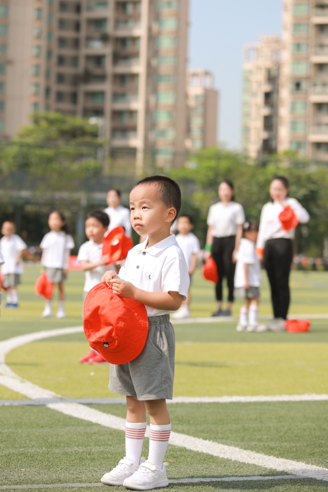 深圳幼儿园,升国旗、奏唱国歌